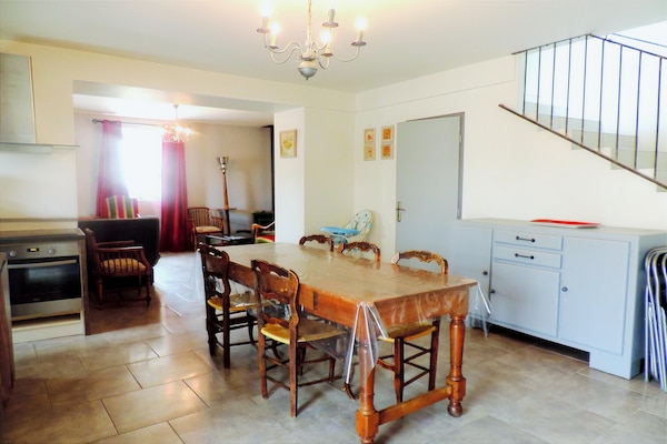 Foto van Authentieke stenen Mas Retreat - Vakantiehuis in LES ASSIONS - DiningRoom