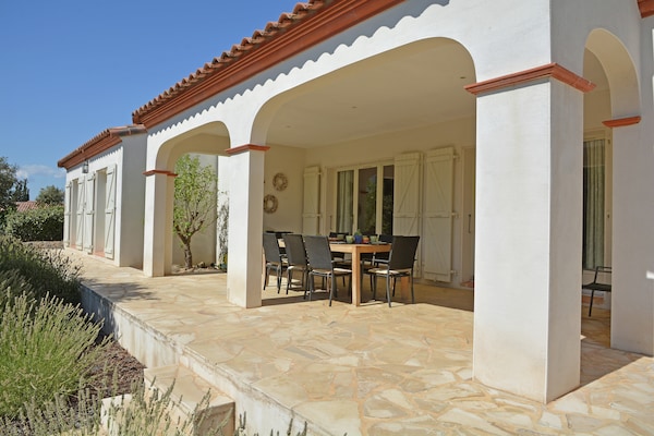 Foto van Elegante villa in Escales - Vakantiehuis in Escales - ExteriorSummer