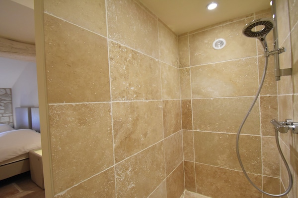 Foto van Serene familie-ontsnapping - Vakantiehuis in Villesèque-des-Corbières - BathRoom