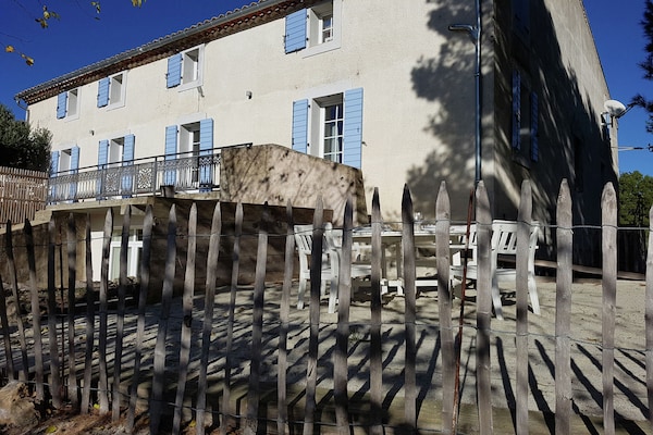 Foto van Serene familie-ontsnapping - Vakantiehuis in Villesèque-des-Corbières - TerraceBalcony