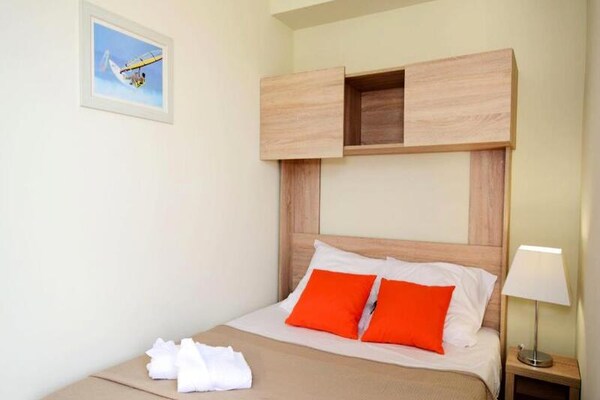 Foto van Cabine met 2 kamers 6 personen - Vakantiehuis in SALLELEs D'AUDE - 