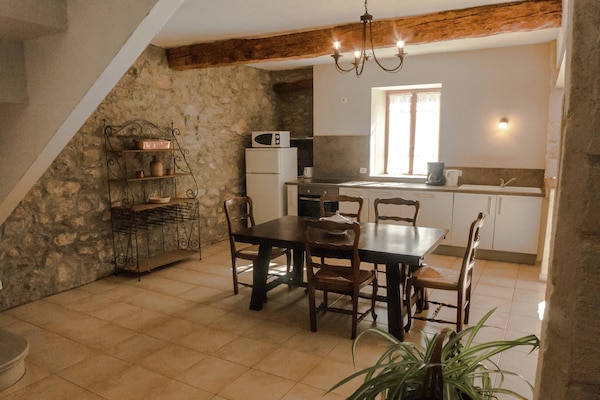 Foto van Vakantiehuis in Montbrun met Zwembad & Wijngaarden - DiningRoom