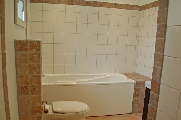 Foto van Comfortabele villa met jacuzzi - Vakantiehuis in Montbrun-des-Corbières - BathRoom