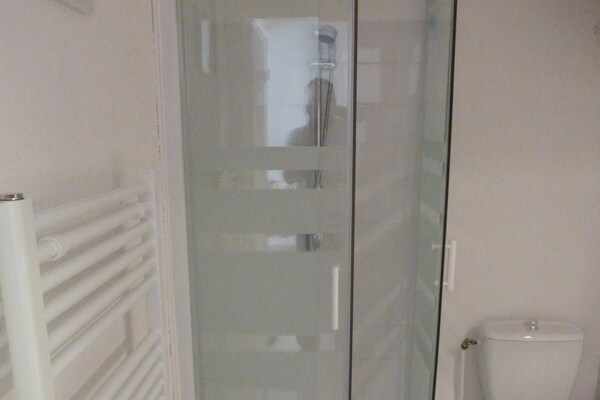 Foto van Appartement in Bayeux bij D-Day-stranden - Vakantiehuis in Bayeux - BathRoom