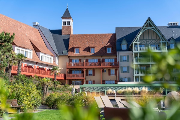 Foto van Appartement met schilderachtige haven voor 6 personen in Deauville - ExteriorSummer