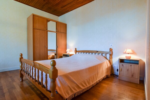 Foto van Sénezergues Garden Hideaway - Vakantiehuis in Sénezergues - BedRoom