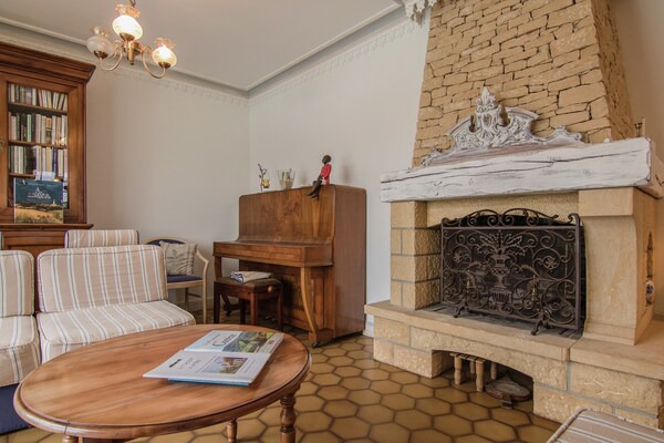 Foto van Villa met zwembad in Corrèze - Vakantiehuis in Saint Bonnet La Rivière - LivingRoom