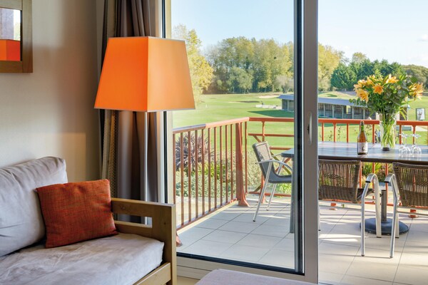 Foto van Stijlvol appartement aan de kust met zwembad - Vakantiehuis in Fréhel - LivingRoom
