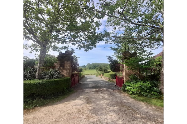 Foto van Rustige villa in Saint-Jory - Vakantiehuis in St. Jory-Las-Bloux - HallReception