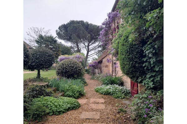 Foto van Rustige villa in Saint-Jory - Vakantiehuis in St. Jory-Las-Bloux - GardenSummer