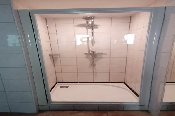 Foto van Vakantiehuis in Lusignac met privézwembad - Vakantiehuis in Lusignac - BathRoom