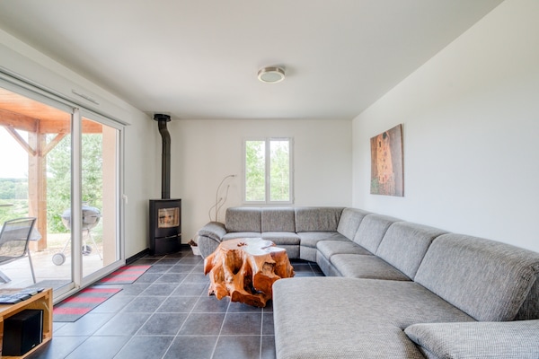 Foto van Villa in Aquitaine met Zwembad & BBQ - Vakantiehuis in Sainte foy de Longas - LivingRoom