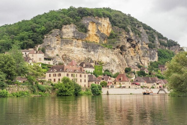 Foto van Landgoed in de Dordogne nabij Sites - Vakantiehuis in Les Eyzies-De-Tayac-Sireuil - AreaSummer20KM