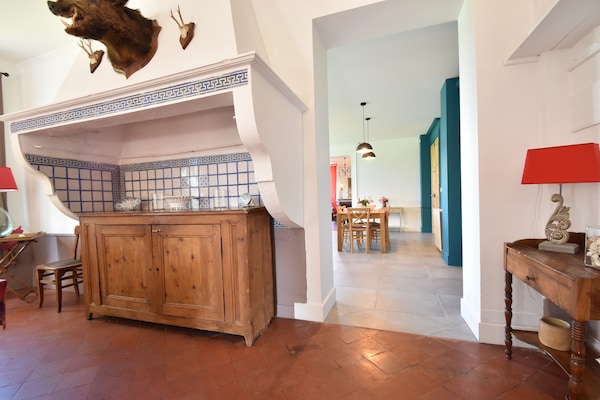 Foto van Kasteel in Aspires met Tennisbaan & Uitzicht - Vakantiehuis in Asnières - LivingRoom