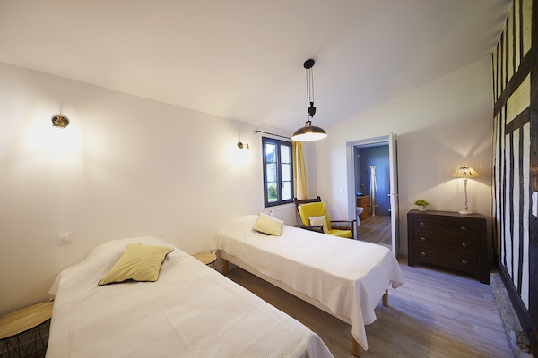 Foto van Kasteel in Aspires met Tennisbaan & Uitzicht - Vakantiehuis in Asnières - BedRoom