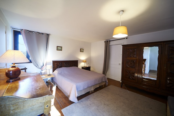 Foto van Kasteel in Aspires met Tennisbaan & Uitzicht - Vakantiehuis in Asnières - BedRoom
