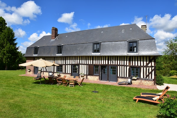 Foto van Kasteel in Aspires met Tennisbaan & Uitzicht - Vakantiehuis in Asnières - ExteriorSummer