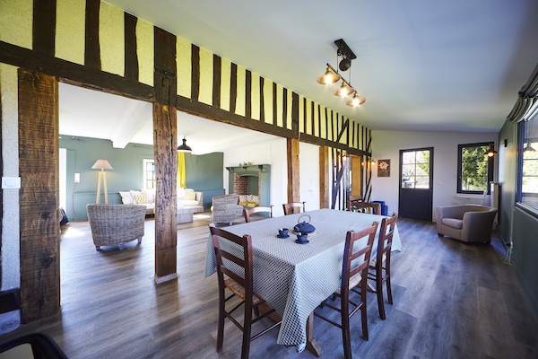 Foto van Kasteel in Aspires met Tennisbaan & Uitzicht - Vakantiehuis in Asnières - LivingRoom