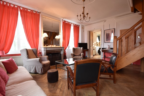 Foto van Kasteel in Asnières met Tennis & Boszicht - Vakantiehuis in Asnières - LivingRoom