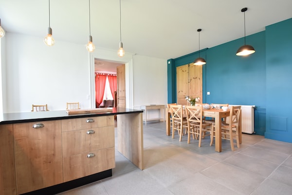 Foto van Kasteel in Asnières met Tennis & Boszicht - Vakantiehuis in Asnières - DiningRoom