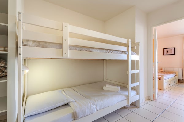 Foto van Appartement met uitzicht op de oceaan, retraite - Vakantiehuis in Plougonvelin - BedRoom