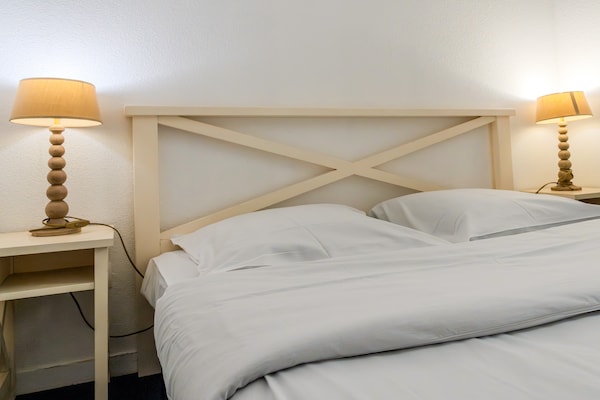 Foto van Appartement met uitzicht op de oceaan, retraite - Vakantiehuis in Plougonvelin - BedRoom