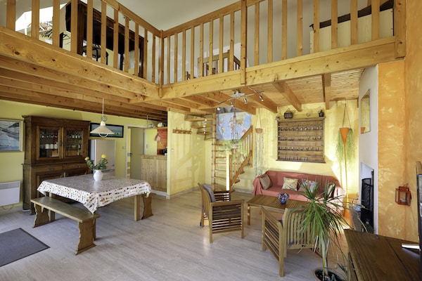 Foto van Vakantiehuis in Sibiril vlakbij zandstranden - Vakantiehuis in Sibiril - LivingRoom