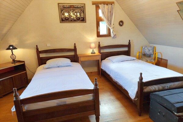 Foto van Stenen huis met zeezicht in Bretagne - Vakantiehuis in St. Pol-de-Léon - BedRoom