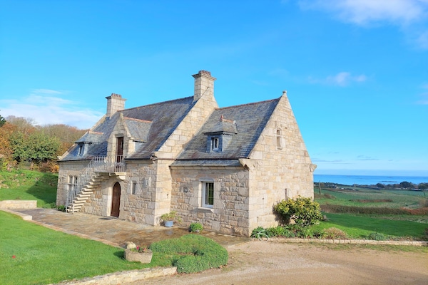 Foto van Stenen huis met zeezicht in Bretagne - Vakantiehuis in St. Pol-de-Léon - ExteriorSummer