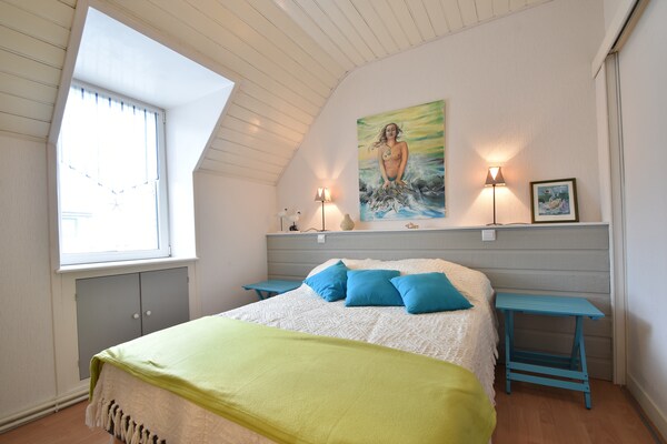 Foto van Prachtig vakantiehuis aan zee in Penmarch - Vakantiehuis in Saint-Guénolé - BedRoom