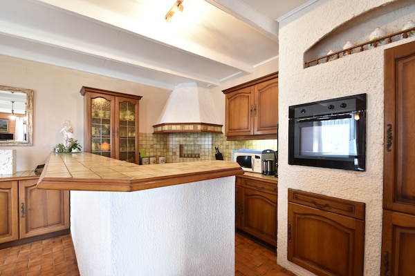 Foto van Prachtig vakantiehuis aan zee in Penmarch - Vakantiehuis in Saint-Guénolé - Kitchen