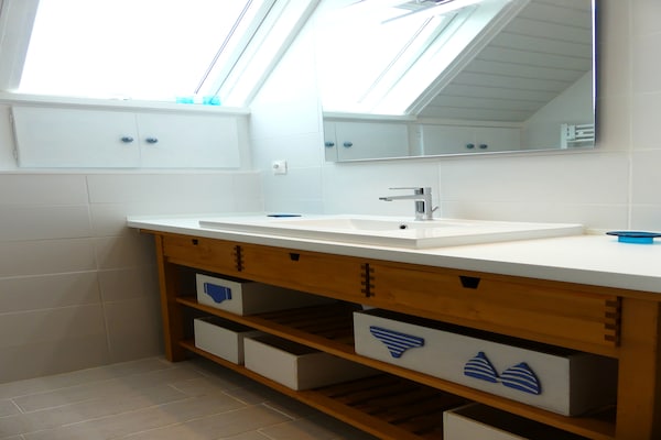 Foto van Prachtig vakantiehuis aan zee in Penmarch - Vakantiehuis in Saint-Guénolé - BathRoom