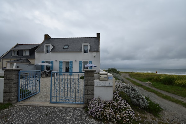 Foto van Prachtig vakantiehuis aan zee in Penmarch - Vakantiehuis in Saint-Guénolé - ExteriorSummer