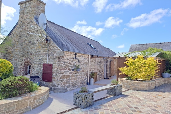 Foto van Bretonse stenen cottage bij zandstranden - Vakantiehuis in Landéda - ExteriorSummer