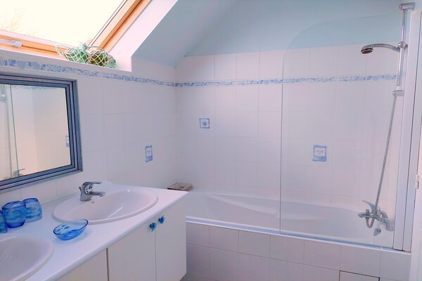Foto van Stenen kusthuis in Lannilis voor 5 personen - Vakantiehuis in Lannilis - BathRoom