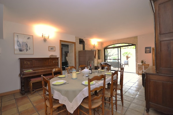 Foto van Herenhuis in Fournes met privézwembad - Vakantiehuis in Fournes - DiningRoom