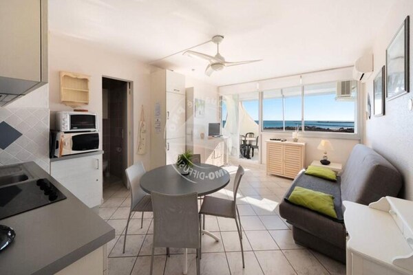 Foto van 2 stukken voor 4 personen - Vakantiehuis in LE GRAU DU ROI - TerraceBalcony