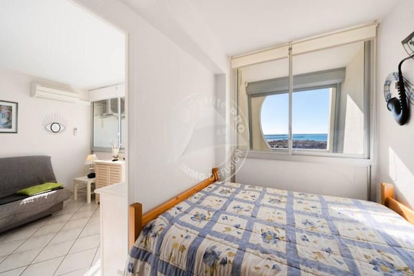 Foto van 2 stukken voor 4 personen - Vakantiehuis in LE GRAU DU ROI - LivingRoom