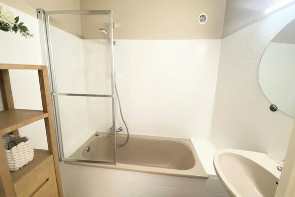 Foto van 2 stukken voor 4 personen - Vakantiehuis in LE GRAU DU ROI - BathRoom