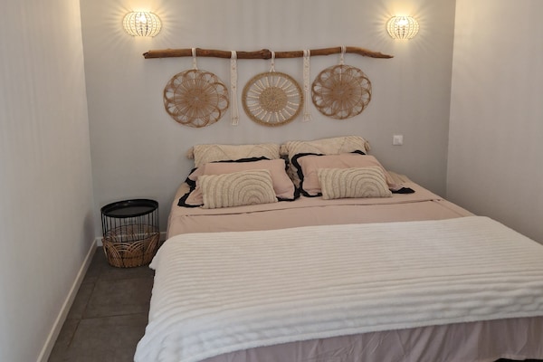 Foto van Appartement met zwembad - Vakantiehuis in Saint-Hilaire-de-Brethmas - BedRoom