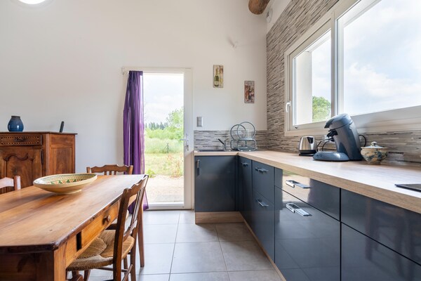 Foto van Gezellig vakantiehuis met zwembad - Vakantiehuis in Saint-André-de-Roquepertuis - Kitchen