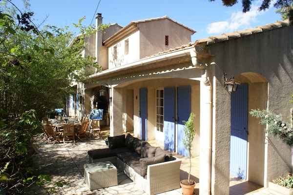 Foto van Kindvriendelijke villa met zwembad - Vakantiehuis in Salazac - ExteriorSummer