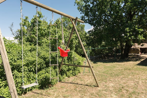 Foto van Kindvriendelijke villa met zwembad - Vakantiehuis in Salazac - GardenSummer
