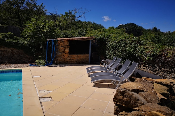 Foto van Kindvriendelijke villa met zwembad - Vakantiehuis in Salazac - TerraceBalcony