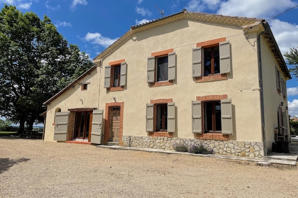 Foto van Luxe villa in Cazaubon met zwembad - Vakantiehuis in Cutxan - ExteriorSummer