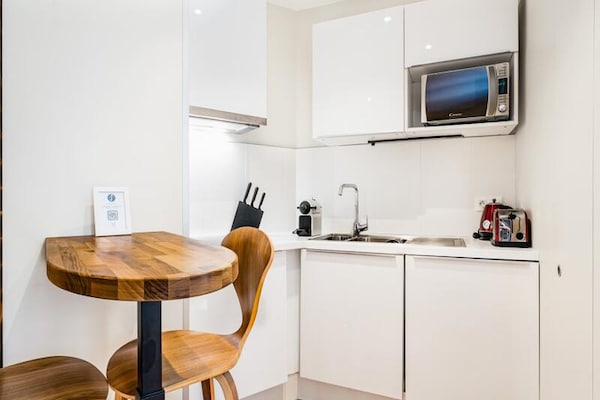 Foto van Comfortabele Studio Aux Portes Quinconces - Vakantiehuis in Bordeaux - 