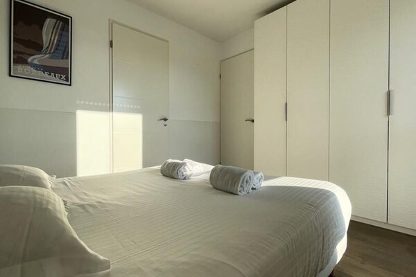 Foto van Ruim, licht appartement met parkeerplaats - Vakantiehuis in Bordeaux - 