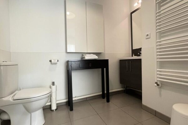 Foto van Ruim, licht appartement met parkeerplaats - Vakantiehuis in Bordeaux - 