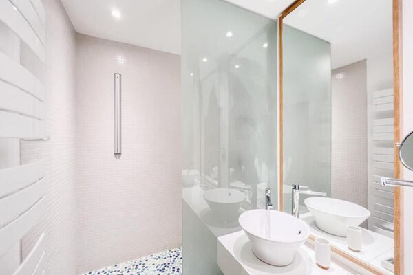 Foto van High-end appartement in de Gouden Driehoek - Vakantiehuis in Bordeaux - ExteriorSummer