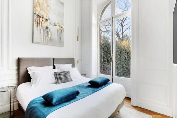 Foto van Maison Labruyère - Koninklijke Tuinsuite - Vakantiehuis in Bordeaux - BathRoom